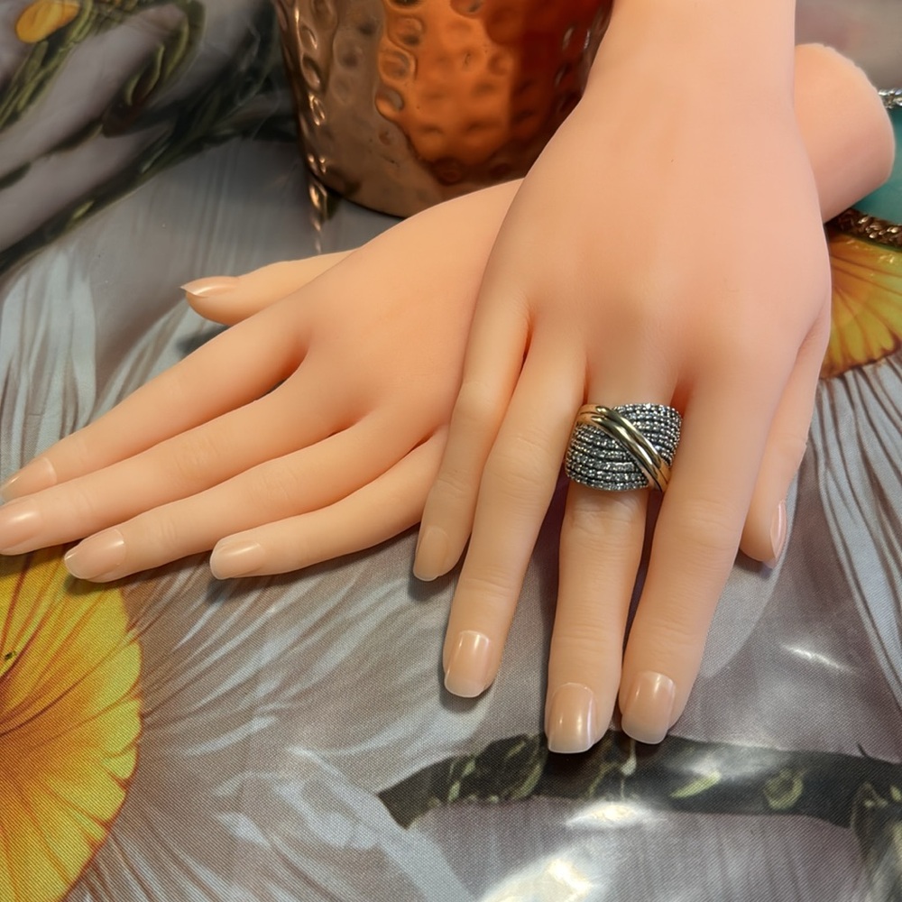 Solid sterling silver 925 micro pave ring size 7.5